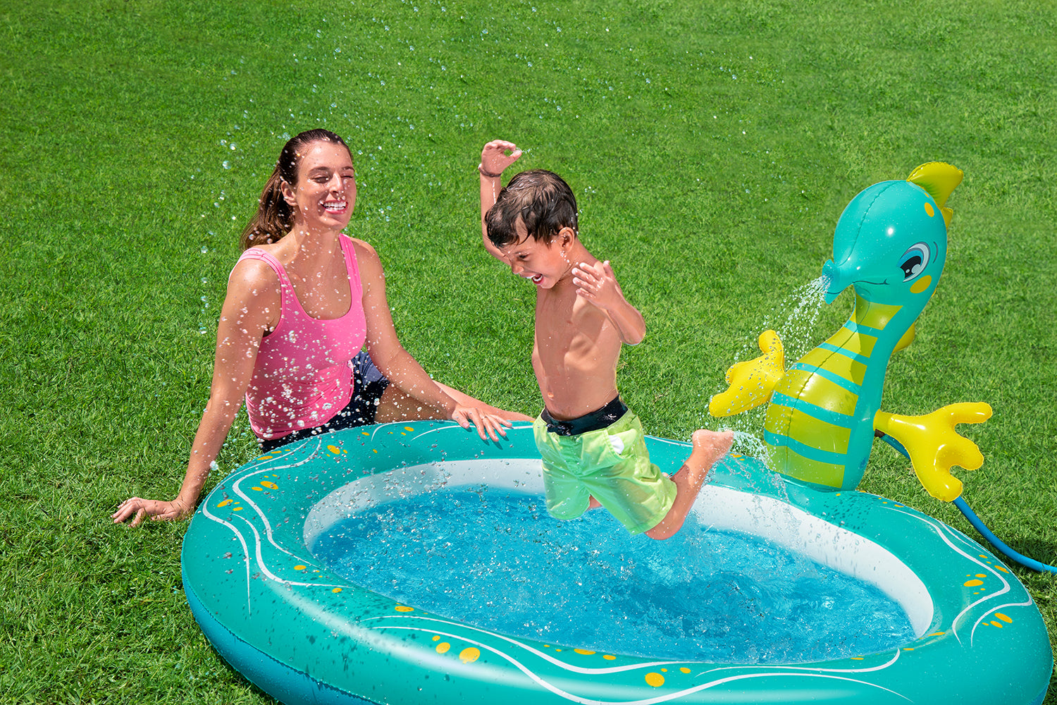 Bestway®  6′2" x 63" x 34"/1.88m x 1.60m x 86cm Seahorse Sprinkler Pool