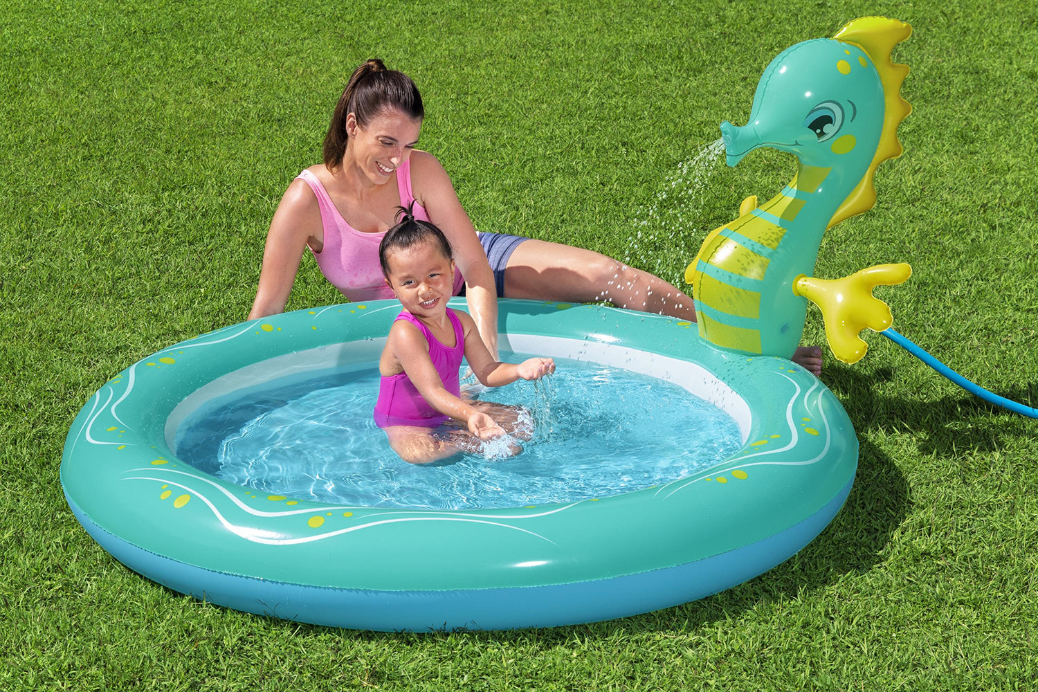 Bestway®  6′2" x 63" x 34"/1.88m x 1.60m x 86cm Seahorse Sprinkler Pool