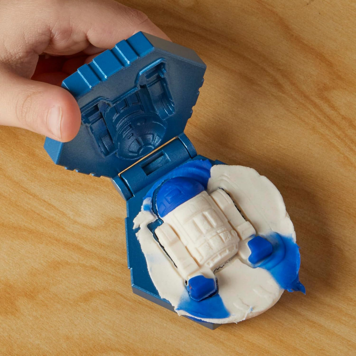 PLAY DOH SW SQUISH AND SLICE LIGHTSABERS