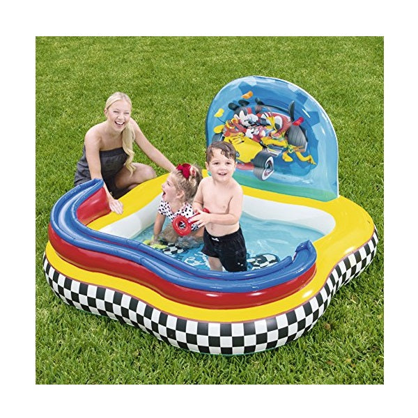 62" x 62" x 37"/1.57m x 1.57m x 94cm Gearwheel Play Center
