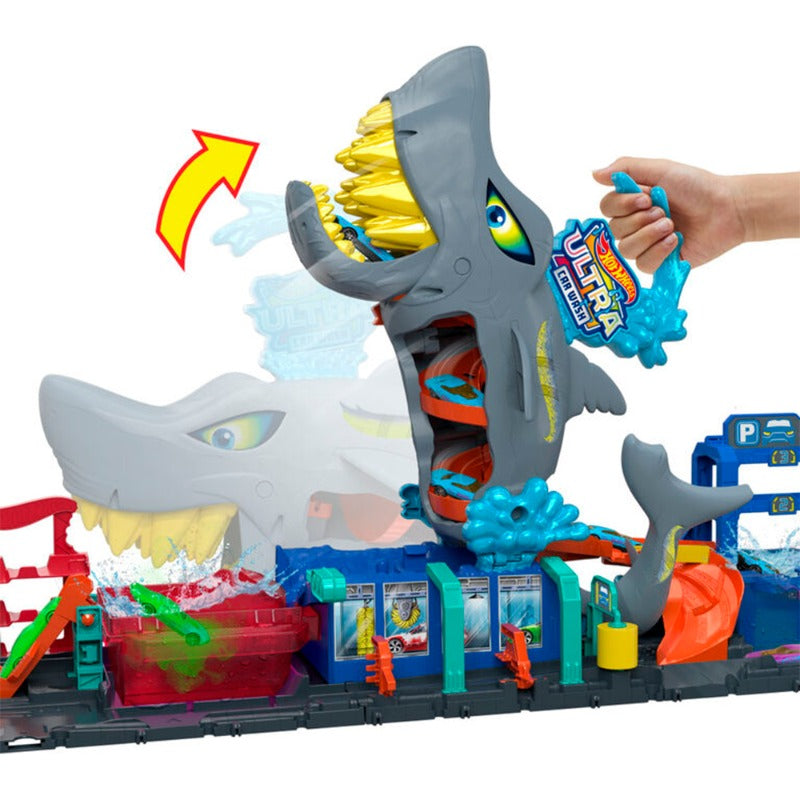 Hot Wheels Ultra Shark City Car Wash Game with Color Reveal Game