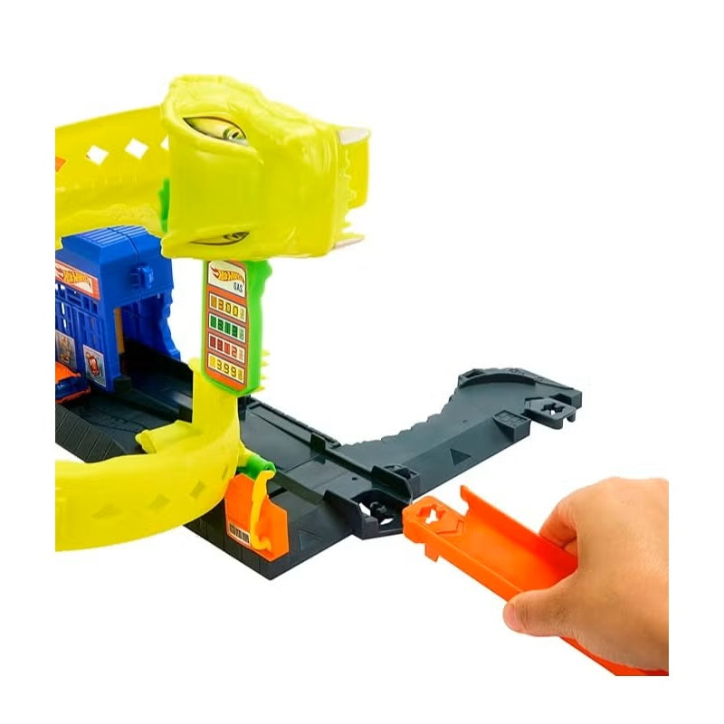 Hot Wheels City Nemesis Snake Strike Attack