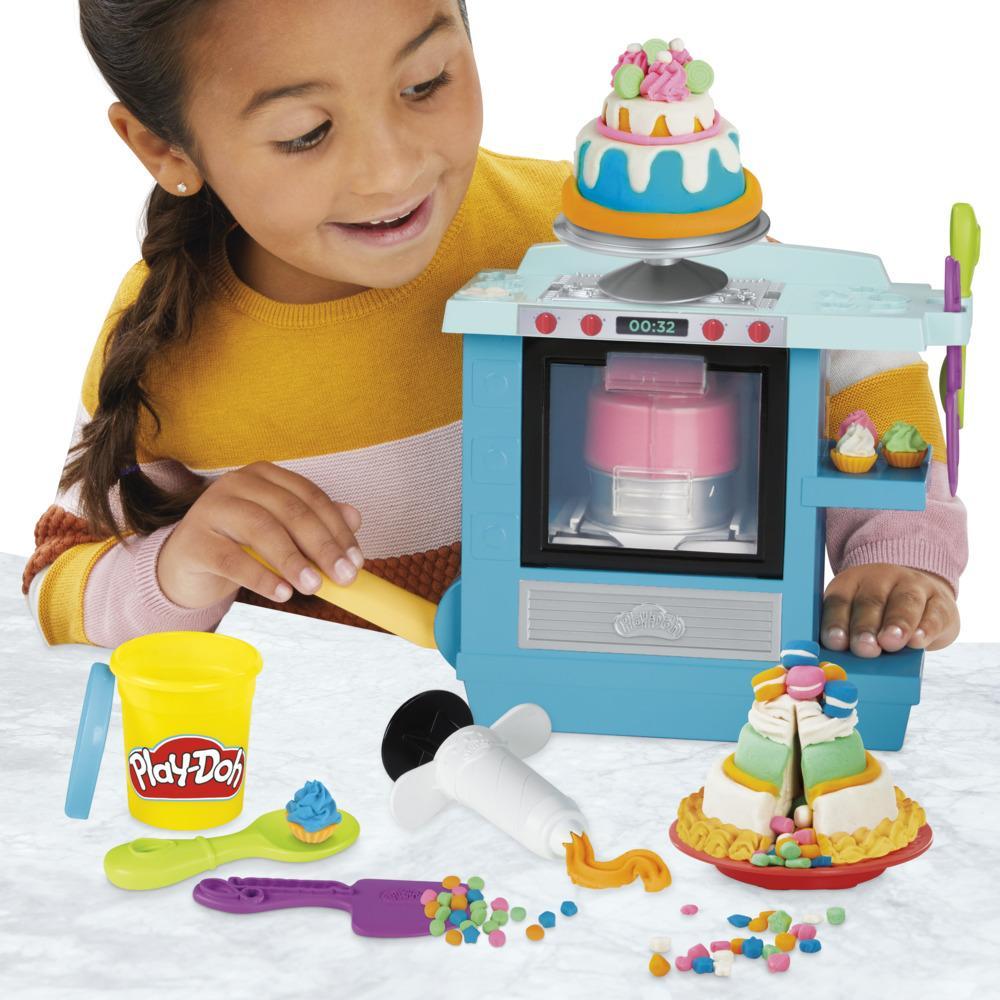 Play-Doh Kitchen Creations Rising Cake Oven Playset with 5 Cans